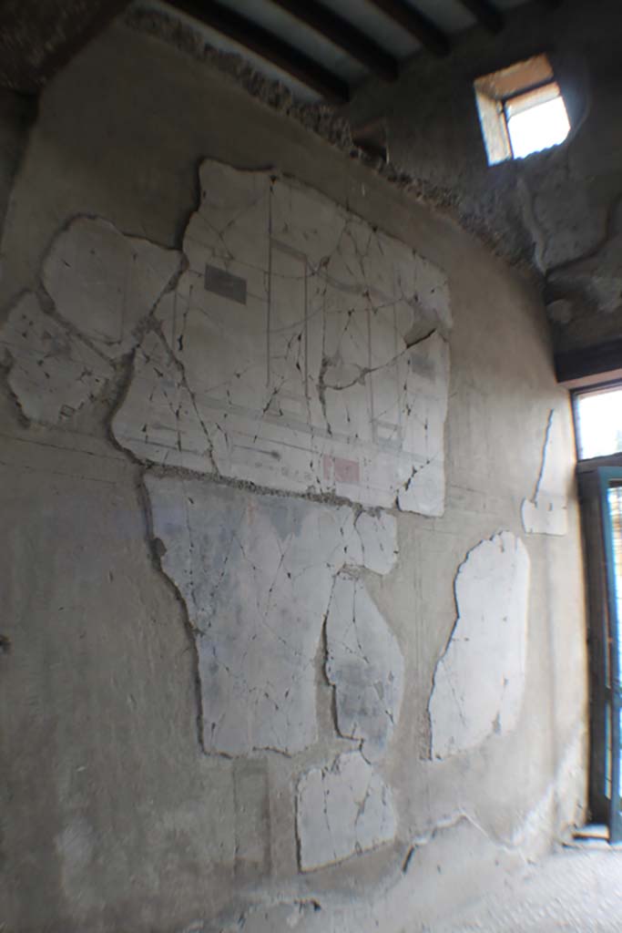 III.11 Herculaneum. March 2014. Room 1, looking east along north wall of entrance corridor.
Foto Annette Haug, ERC Grant 681269 DÉCOR.